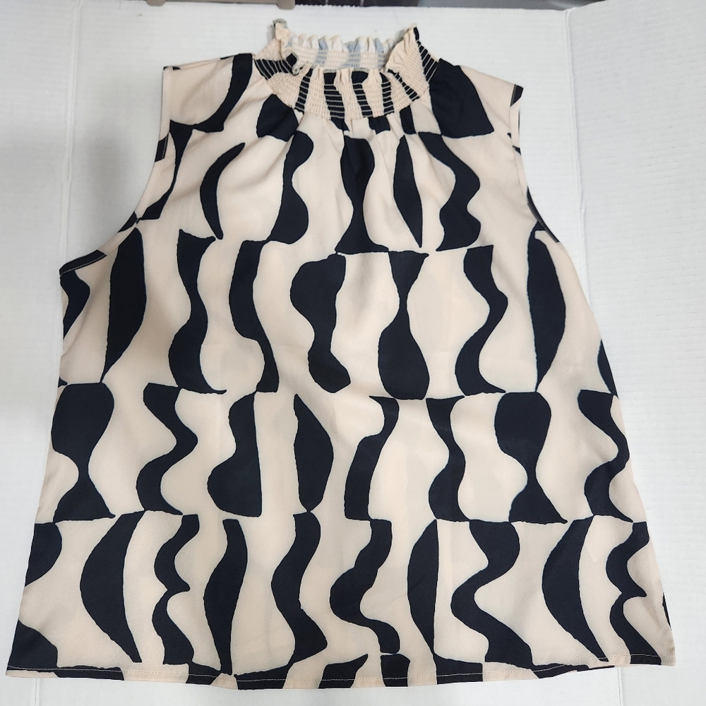 Chic Summer Elegance: Shirred High-Neck Striped Tank Top - Picture 7 of 7
